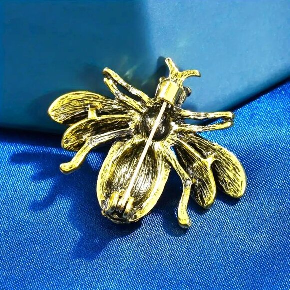 Bee Brooch Rhinestone Pin Stylish Hollywood Glam Bumble Insect Sparkly Trendy - Picture 5 of 6